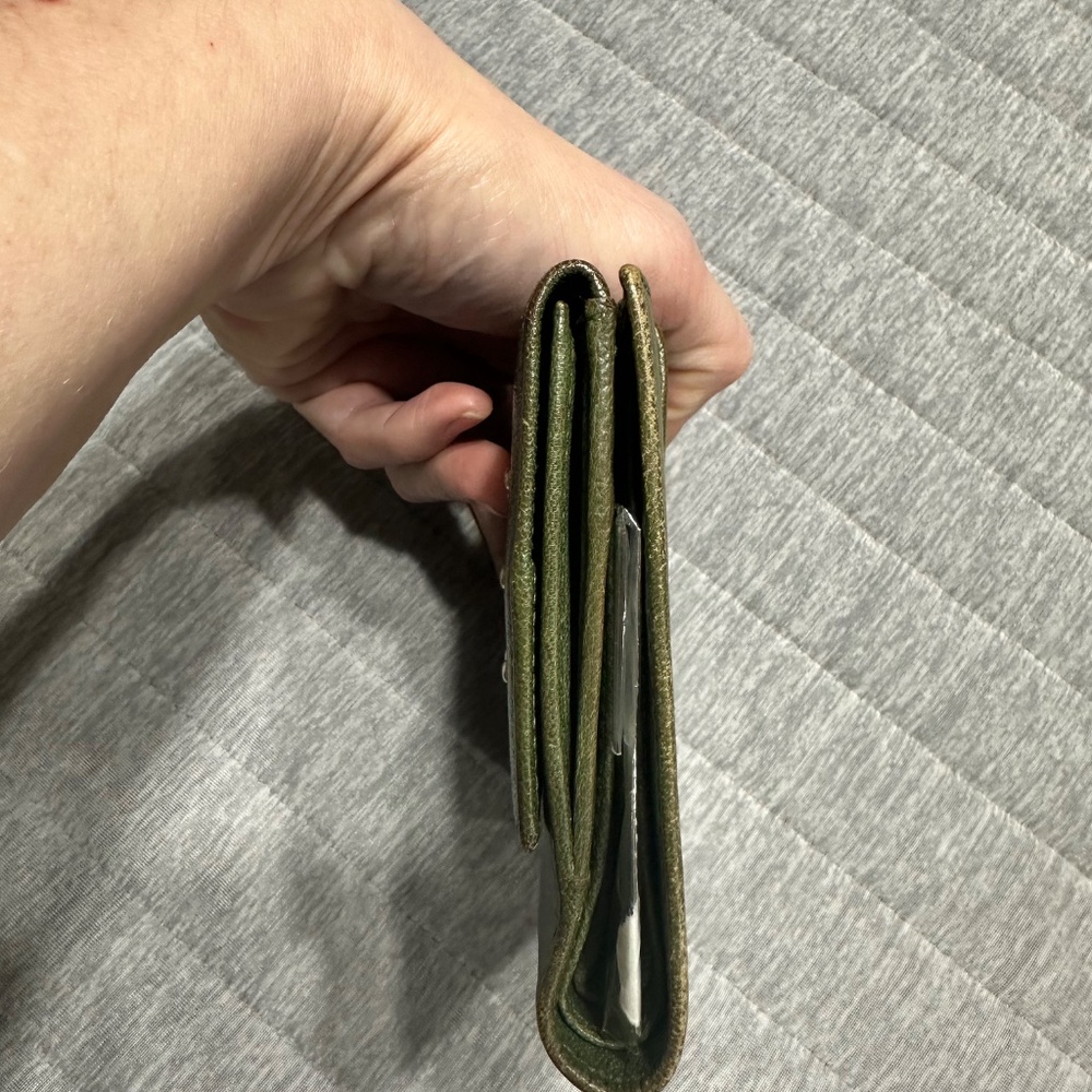 Gucci Studded Interlocking GG compact wallet with COA - Picture 11 of 13